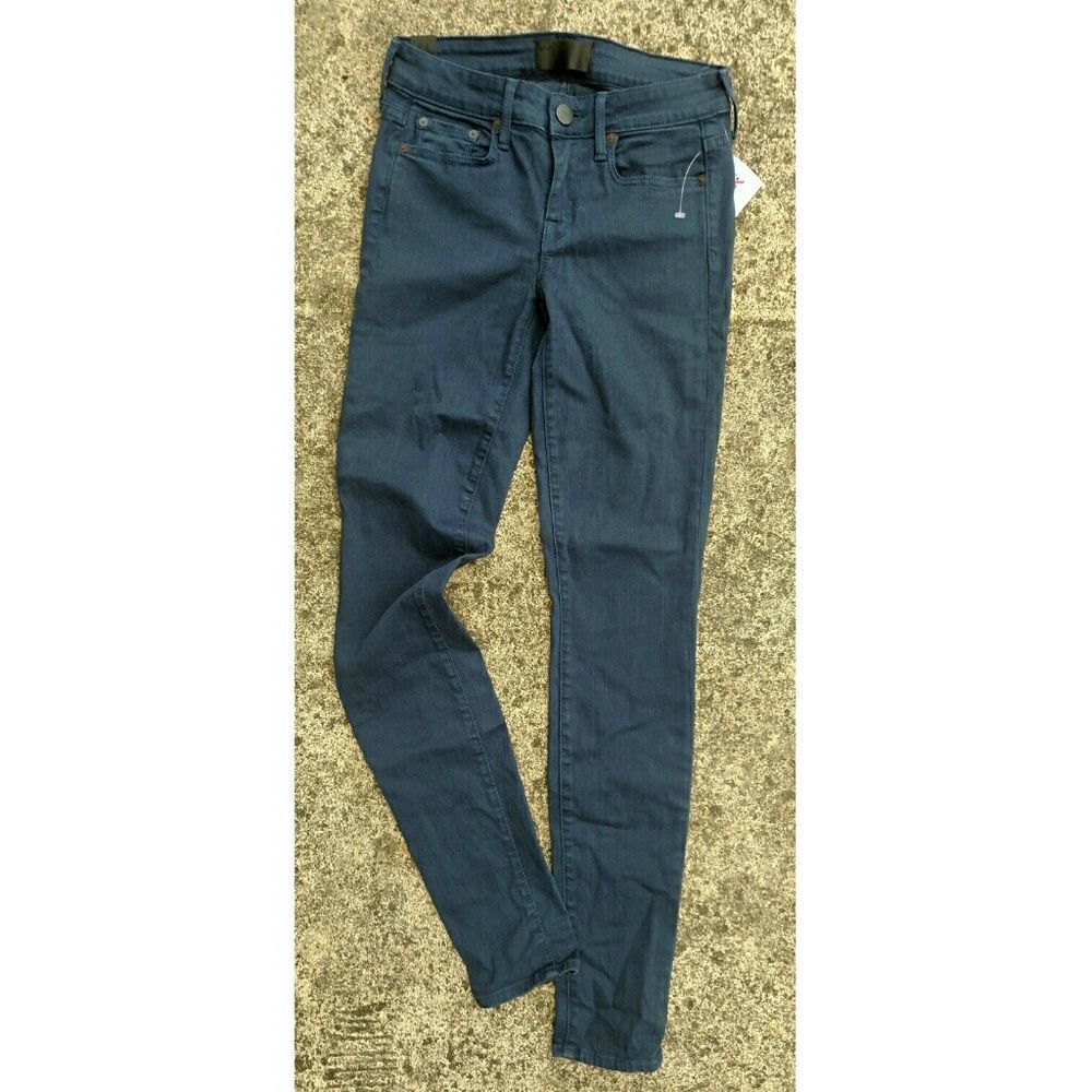 NWT Vince dylan skinny jeans. Size 24